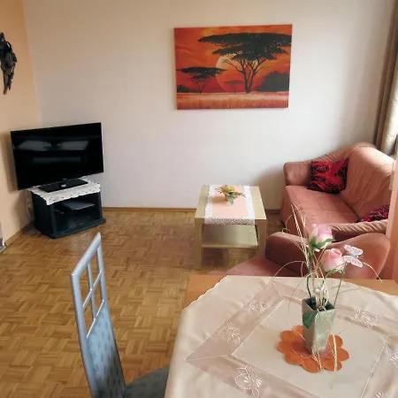 Private Near Fair Ground הנובר