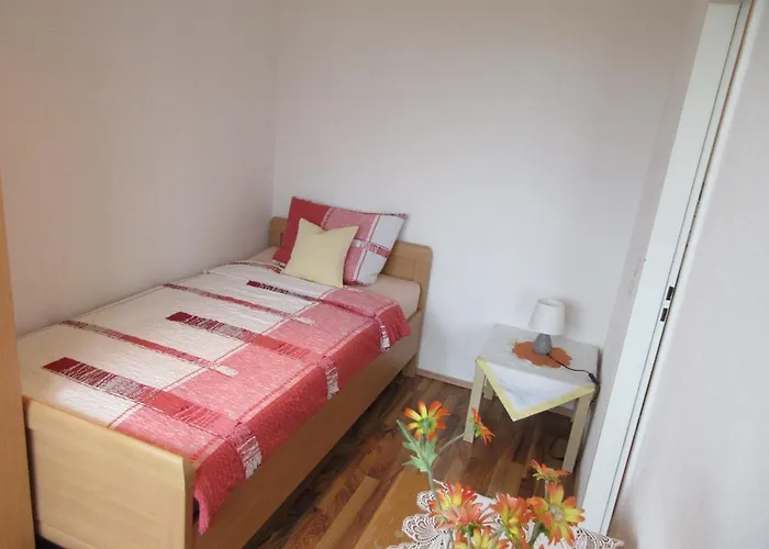 Private Near Fair Ground Apartman *