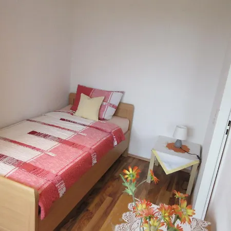 Private Near Fair Ground Apartament *